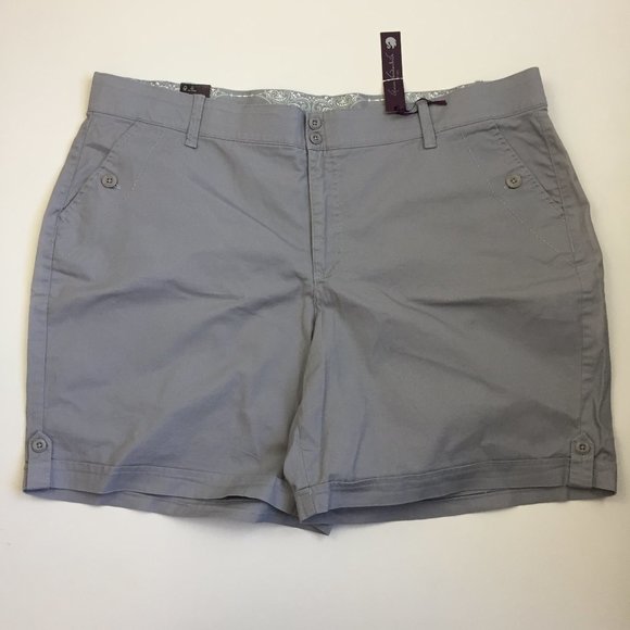 NWT GLORIA VANDERBILT Gray Cotton Blend Cuff Hem Logo Hardware/Buttons Shorts - Picture 1 of 12